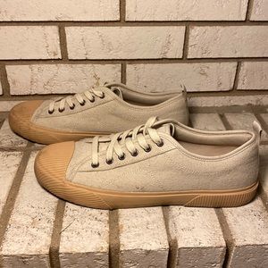 Women’s / Universal Thread Tan canvas court shoe. Size 12